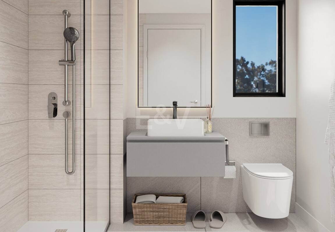 Apartamento sobre plano con vistas al mar en Altos de Los Monteros