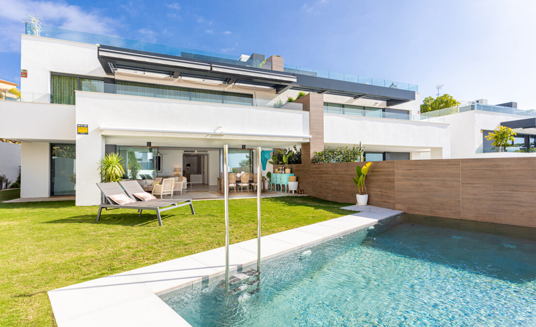 Elegant Duplex Apartment with Private Pool