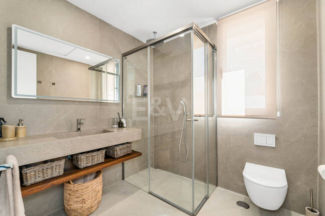 Contemporary Villa in La Vera – Exclusive Gated Community Walking Distance to Amenities