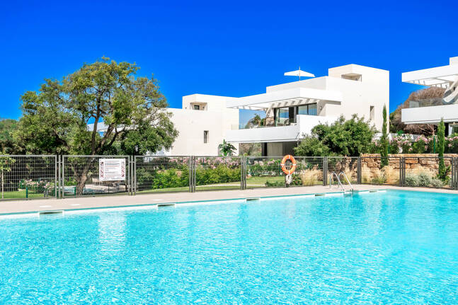 Contemporary Villa in La Vera – Exclusive Gated Community Walking Distance to Amenities