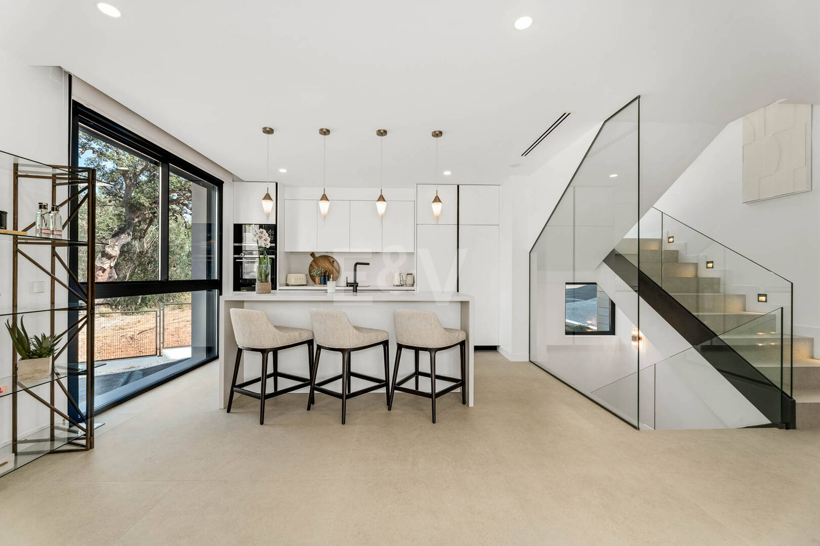 Contemporary Villa in La Vera – Exclusive Gated Community Walking Distance to Amenities