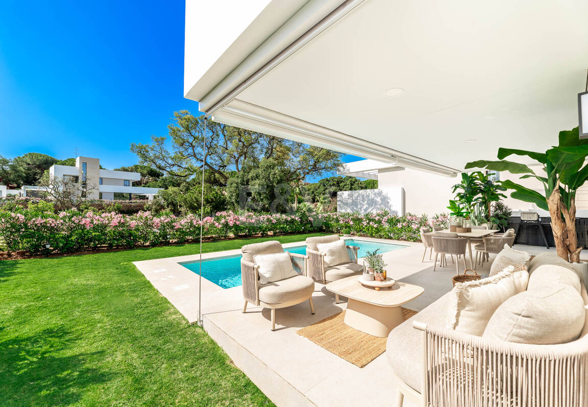 Contemporary Villa in La Vera – Exclusive Gated Community Walking Distance to Amenities