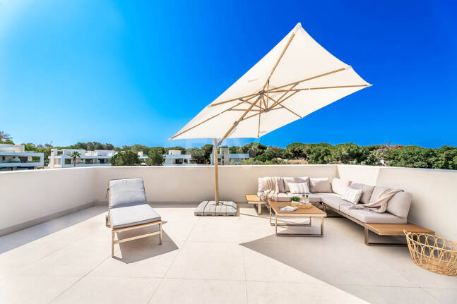 Contemporary Villa in La Vera – Exclusive Gated Community Walking Distance to Amenities