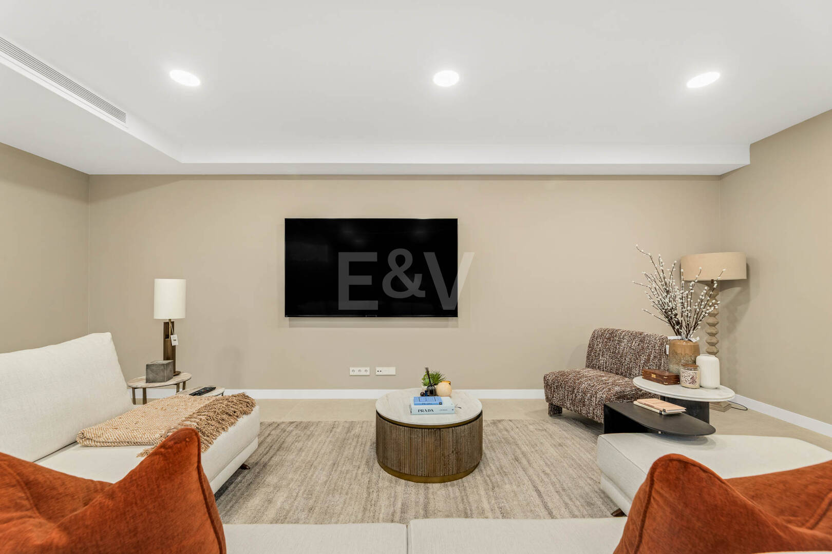 Contemporary Villa in La Vera – Exclusive Gated Community Walking Distance to Amenities