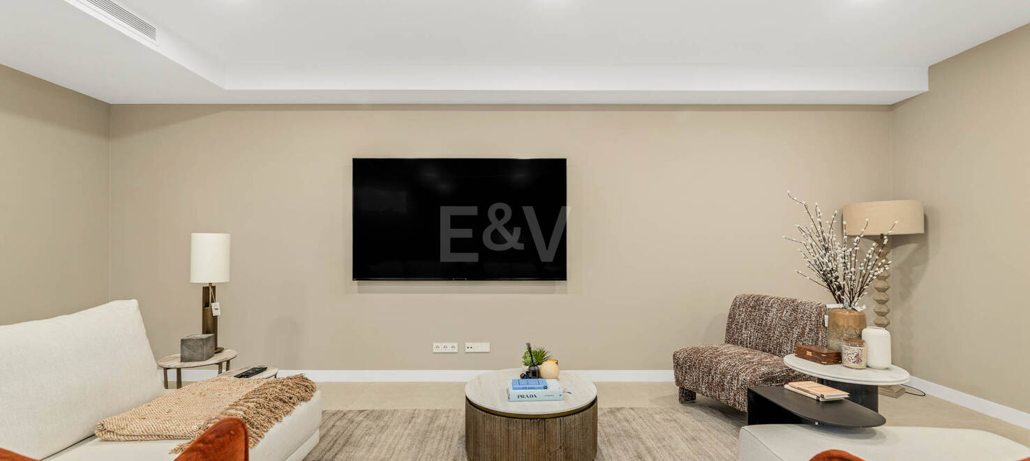 Contemporary Villa in La Vera – Exclusive Gated Community Walking Distance to Amenities