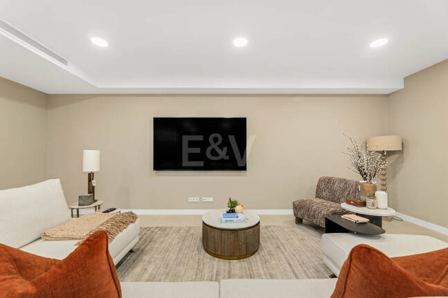 Contemporary Villa in La Vera – Exclusive Gated Community Walking Distance to Amenities