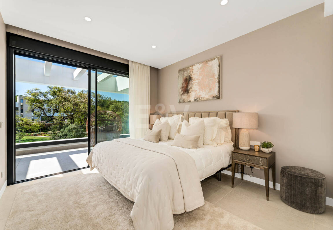 Contemporary Villa in La Vera – Exclusive Gated Community Walking Distance to Amenities