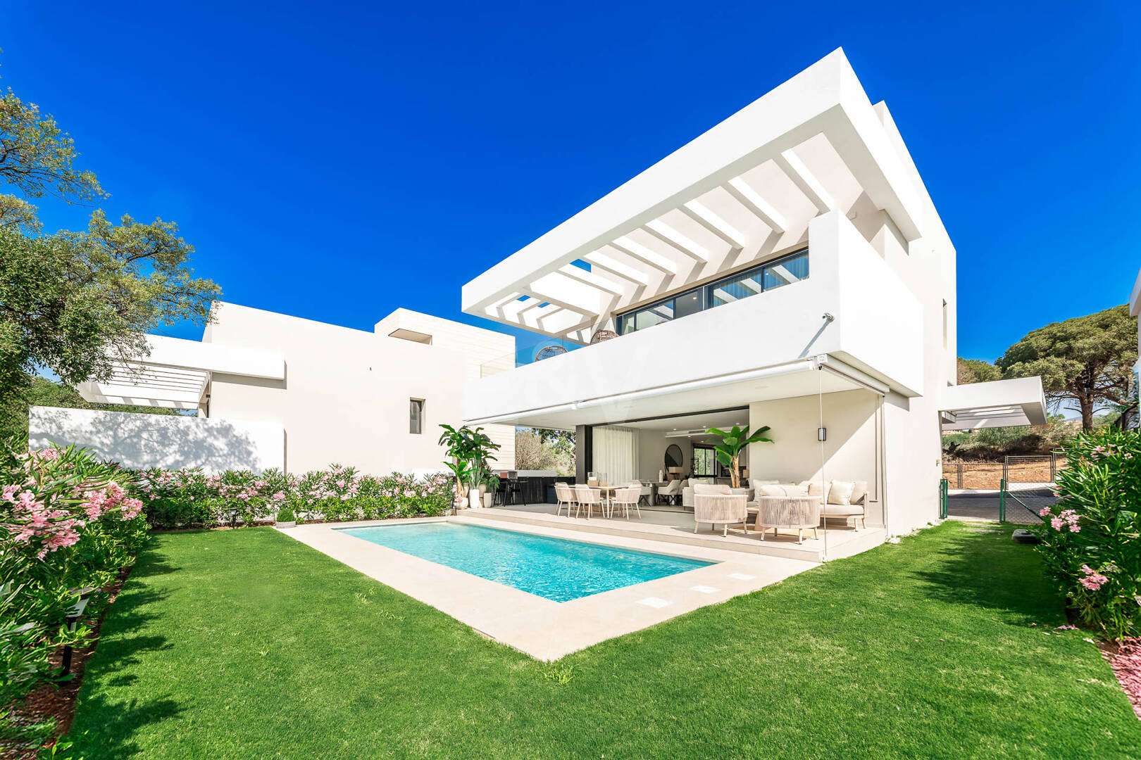 Contemporary Villa in La Vera – Exclusive Gated Community Walking Distance to Amenities