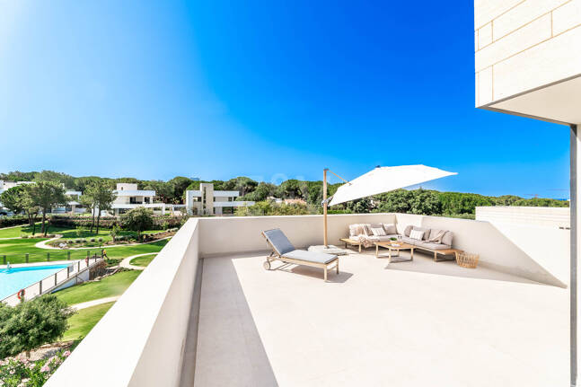 Contemporary Villa in La Vera – Exclusive Gated Community Walking Distance to Amenities