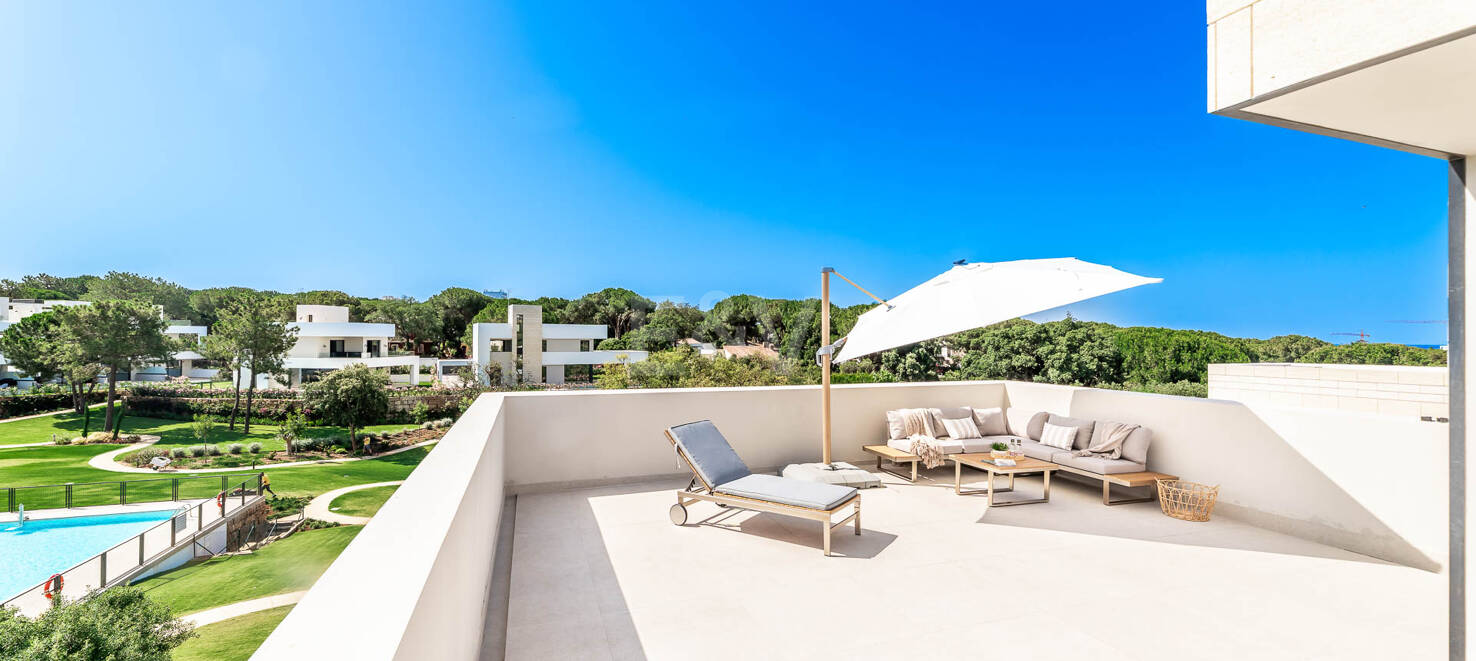 Contemporary Villa in La Vera – Exclusive Gated Community Walking Distance to Amenities
