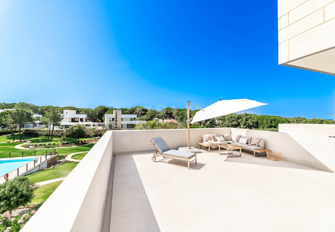 Contemporary Villa in La Vera – Exclusive Gated Community Walking Distance to Amenities