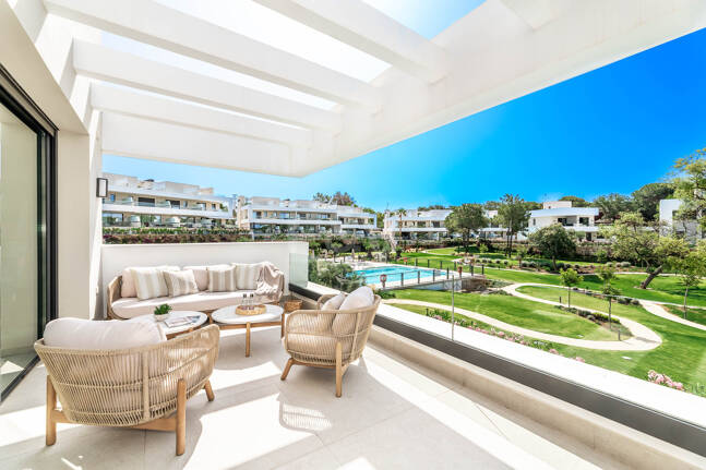 Contemporary Villa in La Vera – Exclusive Gated Community Walking Distance to Amenities