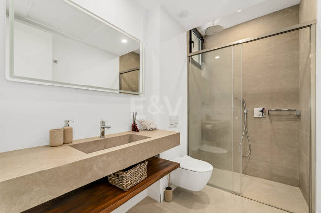 Contemporary Villa in La Vera – Exclusive Gated Community Walking Distance to Amenities