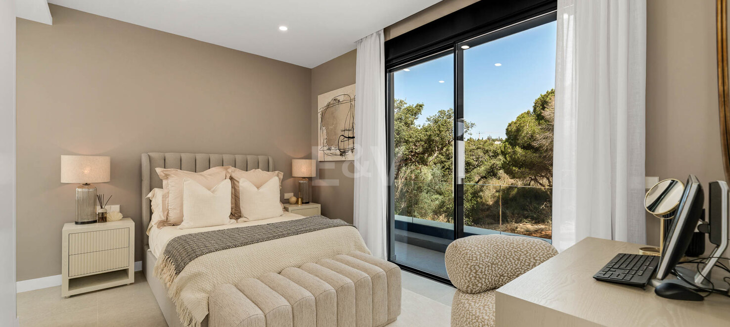 Villa contemporánea en La Vera – Comunidad cerrada exclusiva a poca distancia de servicios