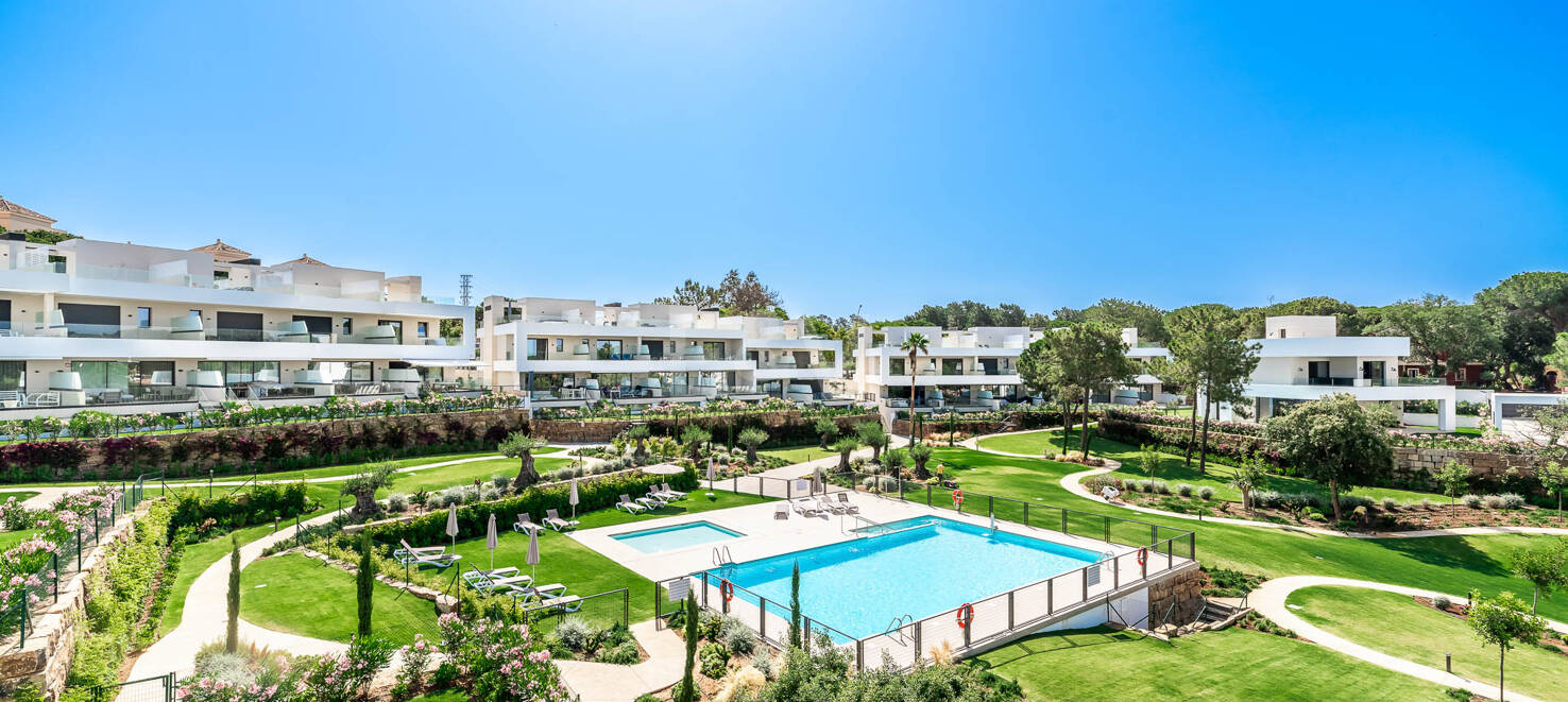 Contemporary Villa in La Vera – Exclusive Gated Community Walking Distance to Amenities