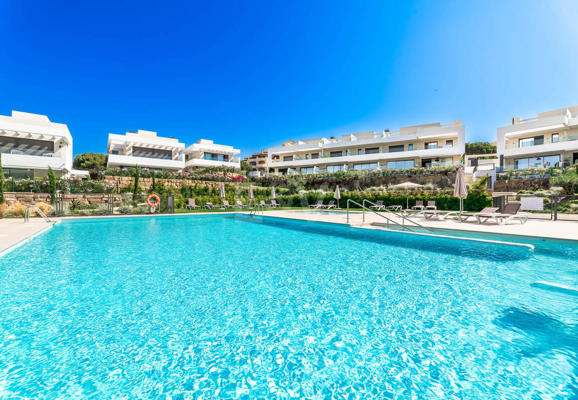 Contemporary Villa in La Vera – Exclusive Gated Community Walking Distance to Amenities