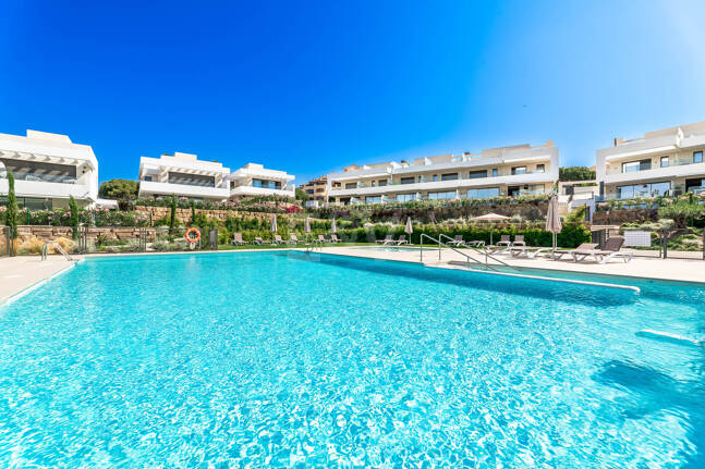 Contemporary Villa in La Vera – Exclusive Gated Community Walking Distance to Amenities