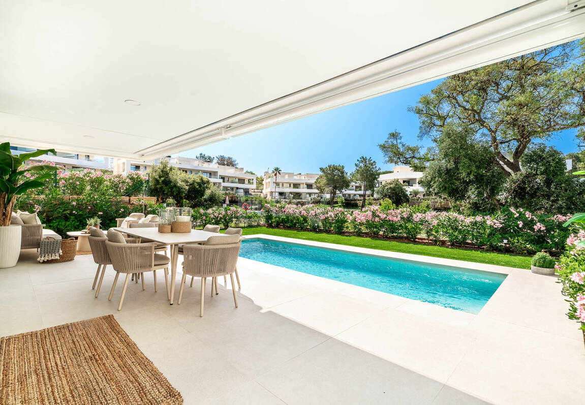 Contemporary Villa in La Vera – Exclusive Gated Community Walking Distance to Amenities