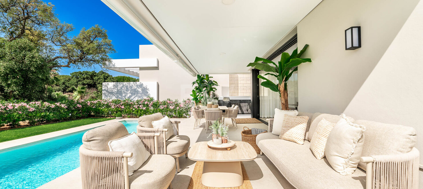 Villa contemporánea en La Vera – Comunidad cerrada exclusiva a poca distancia de servicios