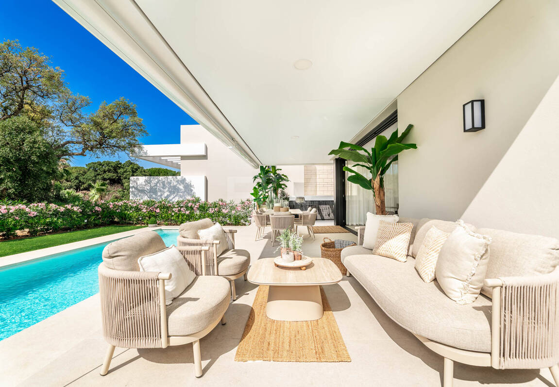 Contemporary Villa in La Vera – Exclusive Gated Community Walking Distance to Amenities