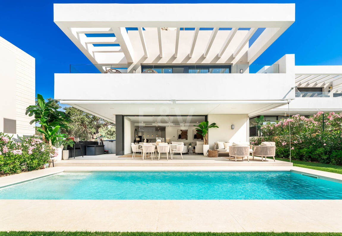 Contemporary Villa in La Vera – Exclusive Gated Community Walking Distance to Amenities