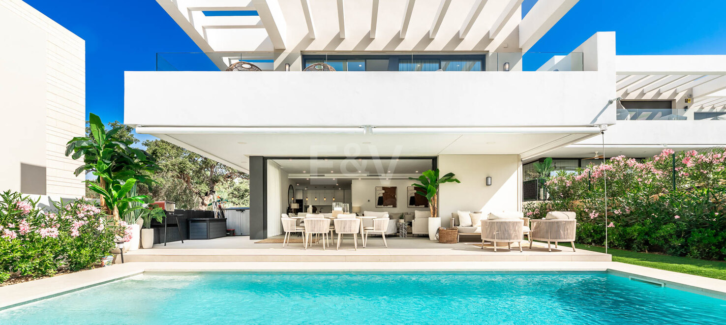 Villa contemporánea en La Vera – Comunidad cerrada exclusiva a poca distancia de servicios