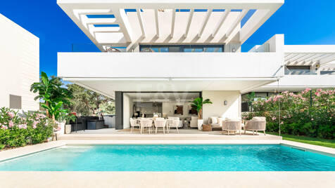 Contemporary Villa in La Vera – Exclusive Gated Community Walking Distance to Amenities