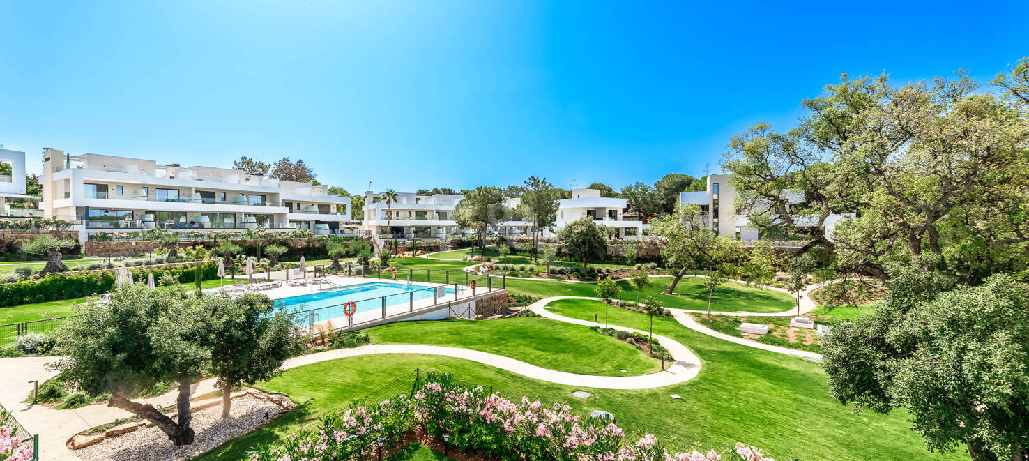Contemporary Villa in La Vera – Exclusive Gated Community Walking Distance to Amenities