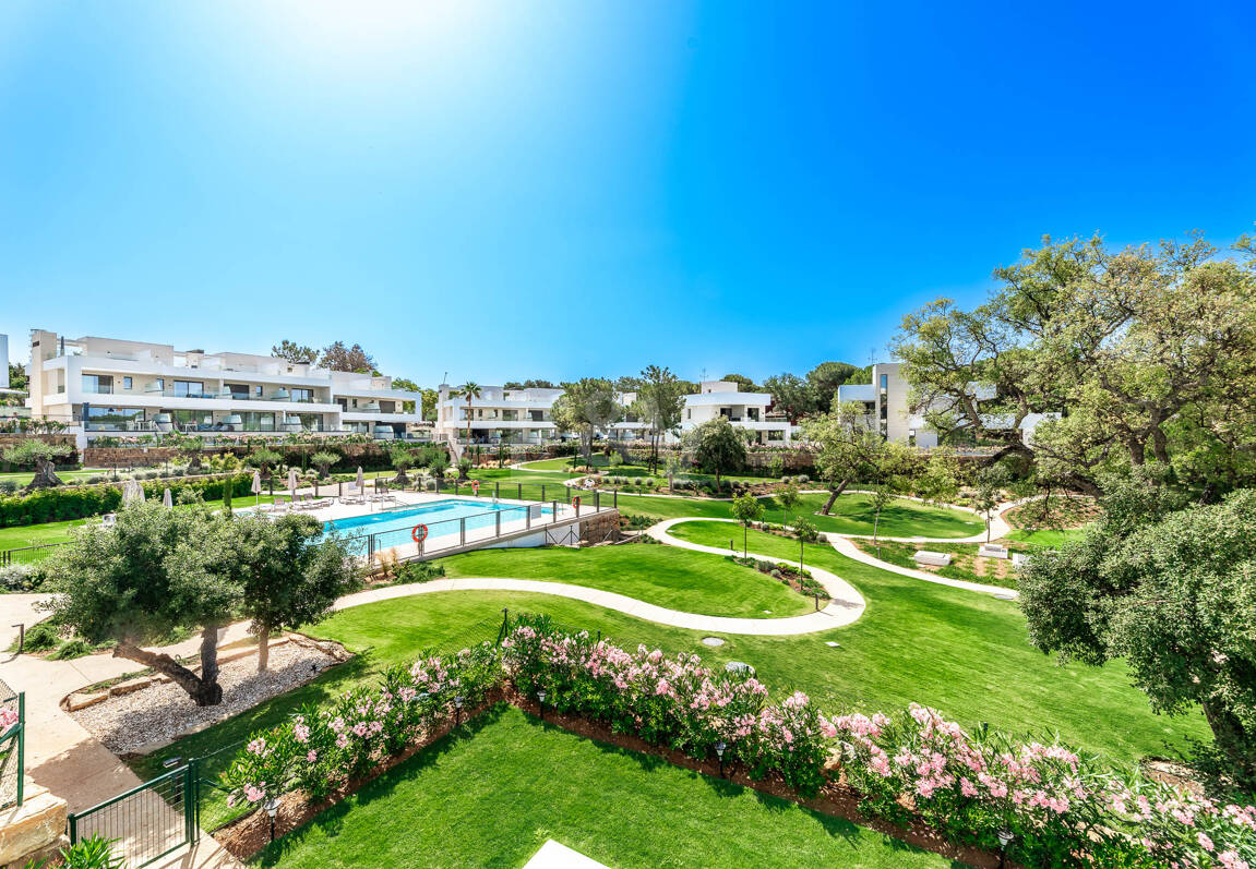 Contemporary Villa in La Vera – Exclusive Gated Community Walking Distance to Amenities