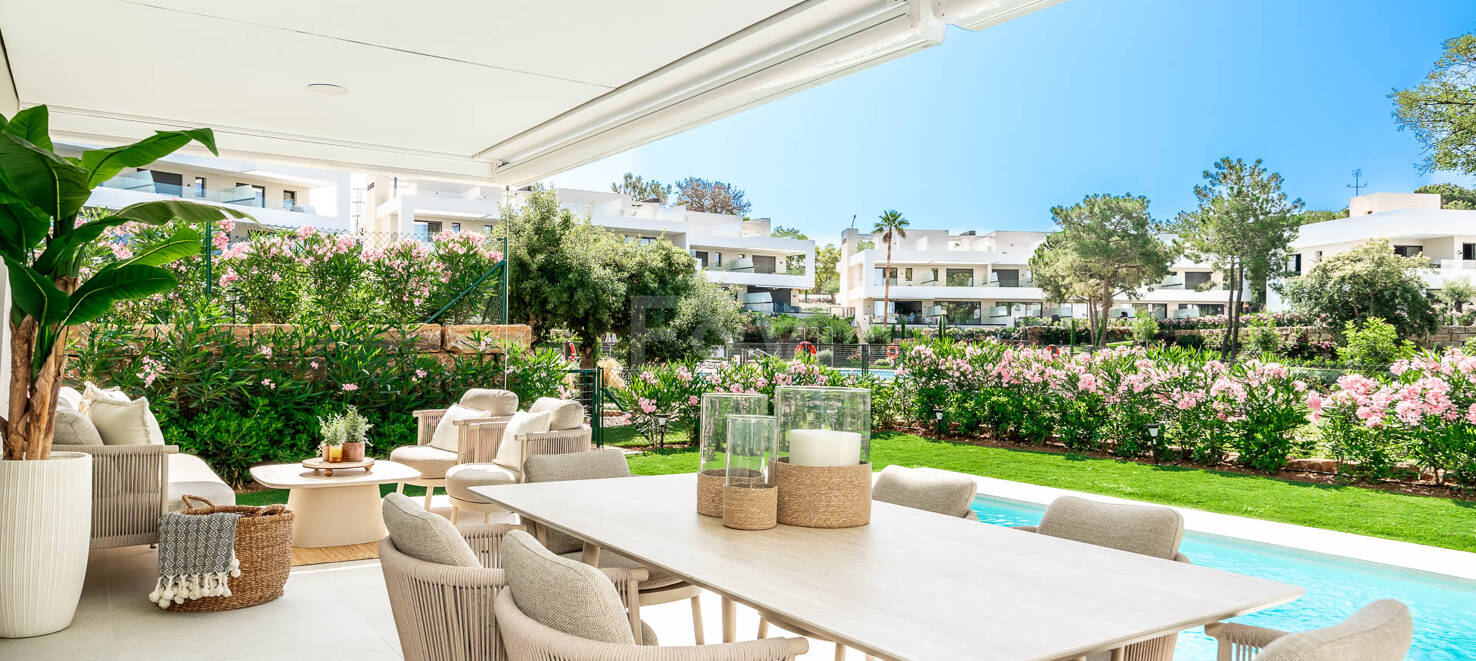 Contemporary Villa in La Vera – Exclusive Gated Community Walking Distance to Amenities
