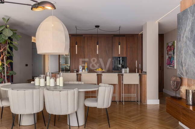 Sophistizierte Penthouse-Wohnung mit Panoramablick