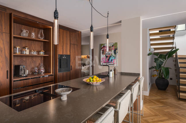 Sophistizierte Penthouse-Wohnung mit Panoramablick