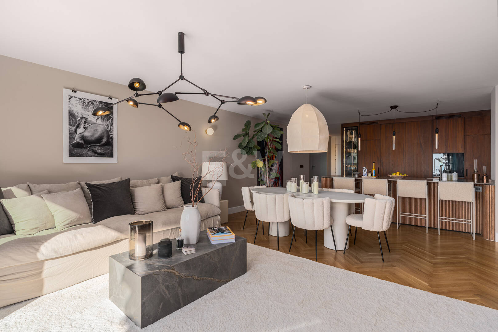 Sophistizierte Penthouse-Wohnung mit Panoramablick