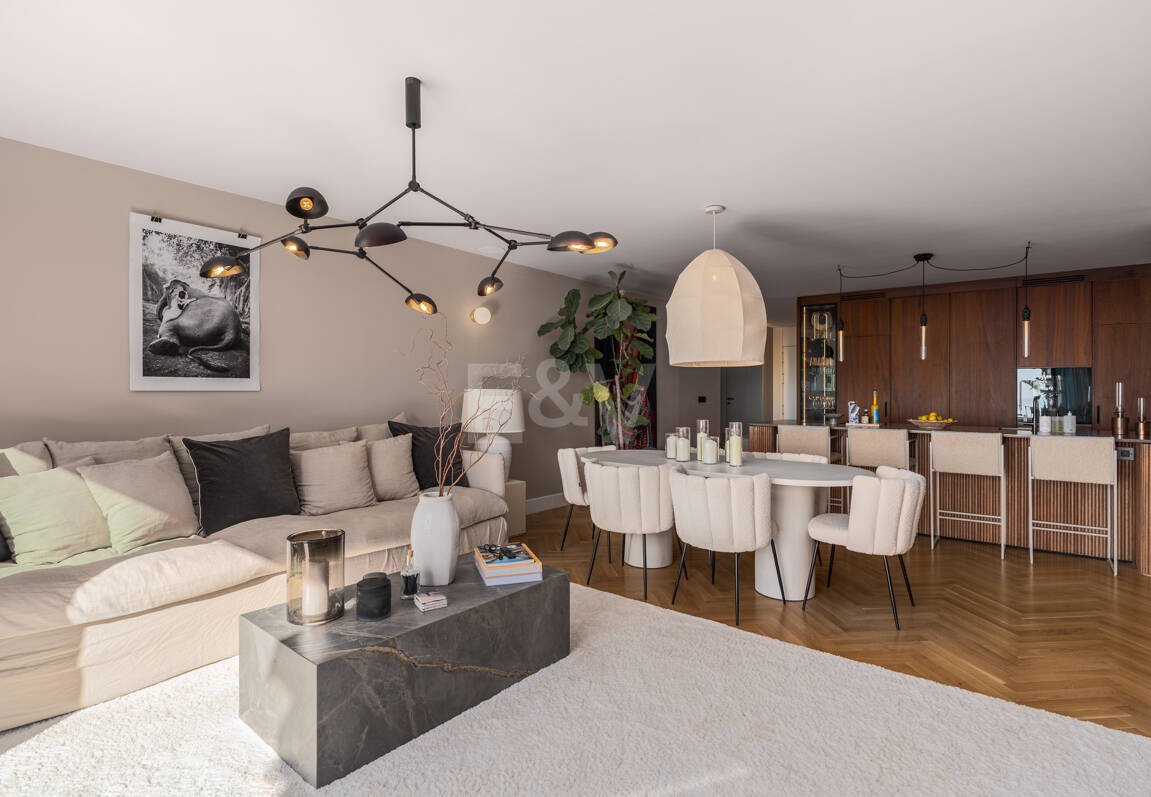 Sophistizierte Penthouse-Wohnung mit Panoramablick