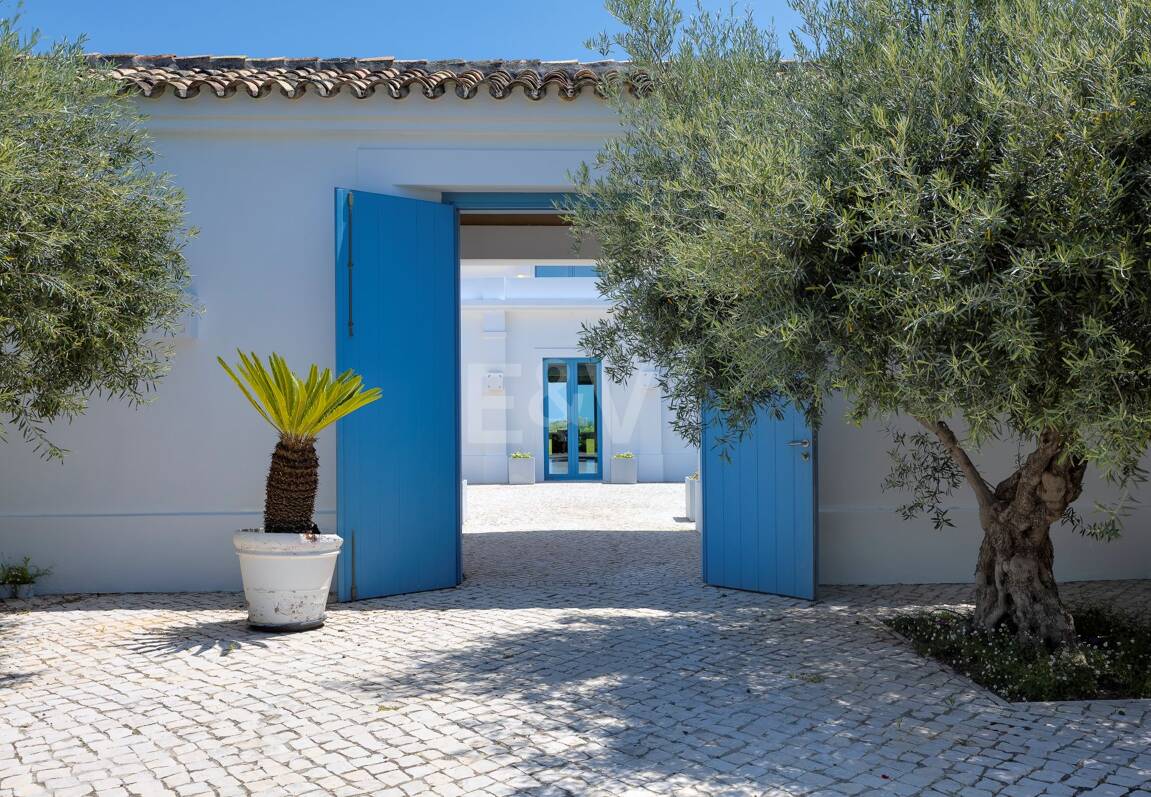 Cortijo Style Villa With Panoramic Sea Views and Complete Privacy