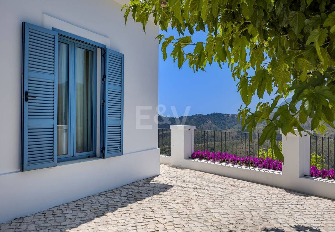 Cortijo Style Villa With Panoramic Sea Views and Complete Privacy