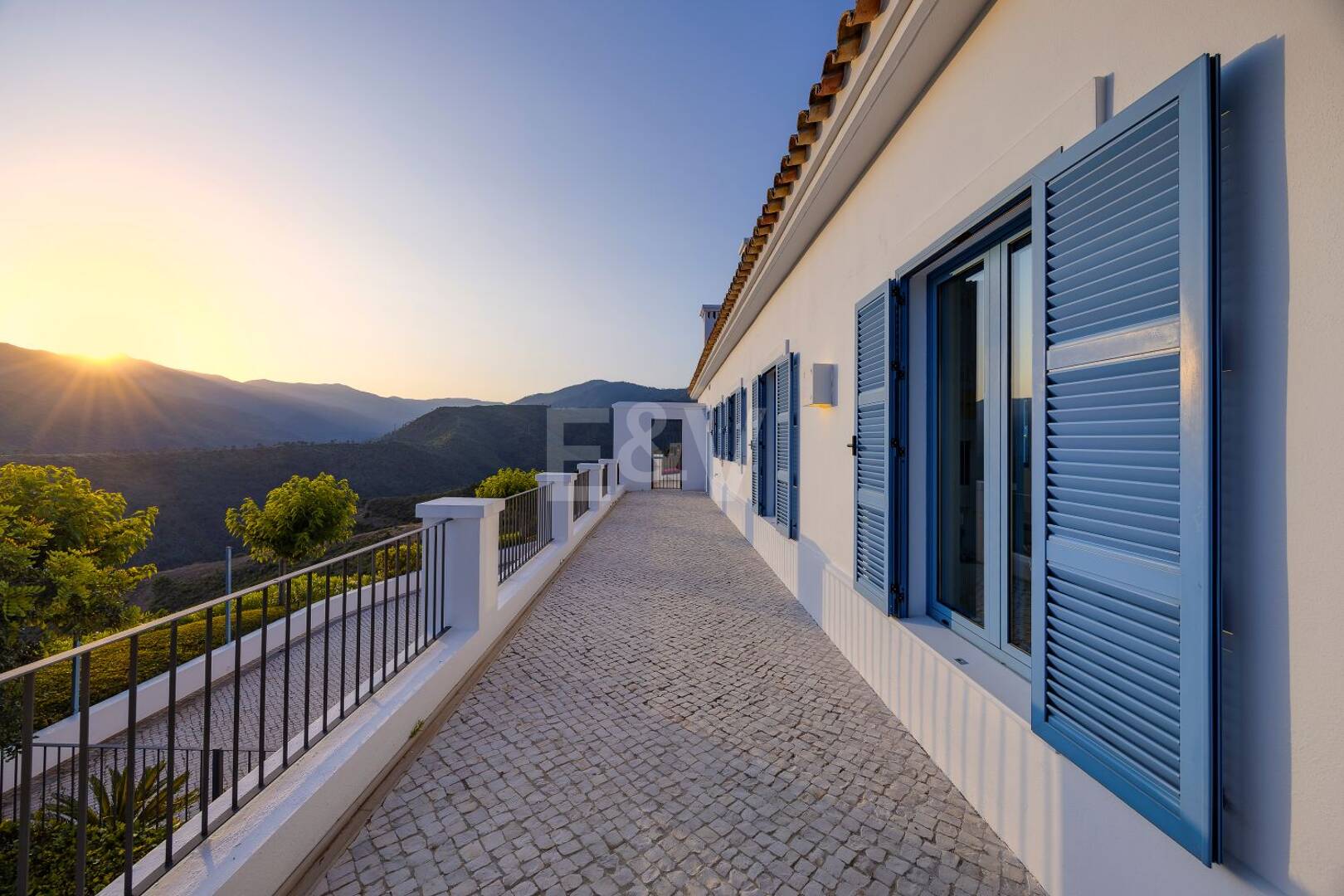 Villa de style Cortijo avec vue panoramique sur la mer et confidentialité complète