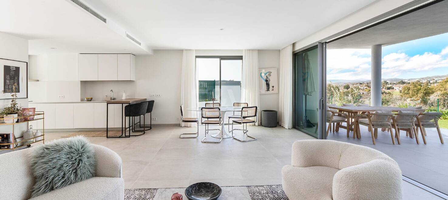 Semi-Detached Villa with Mountain Views by the Golf
