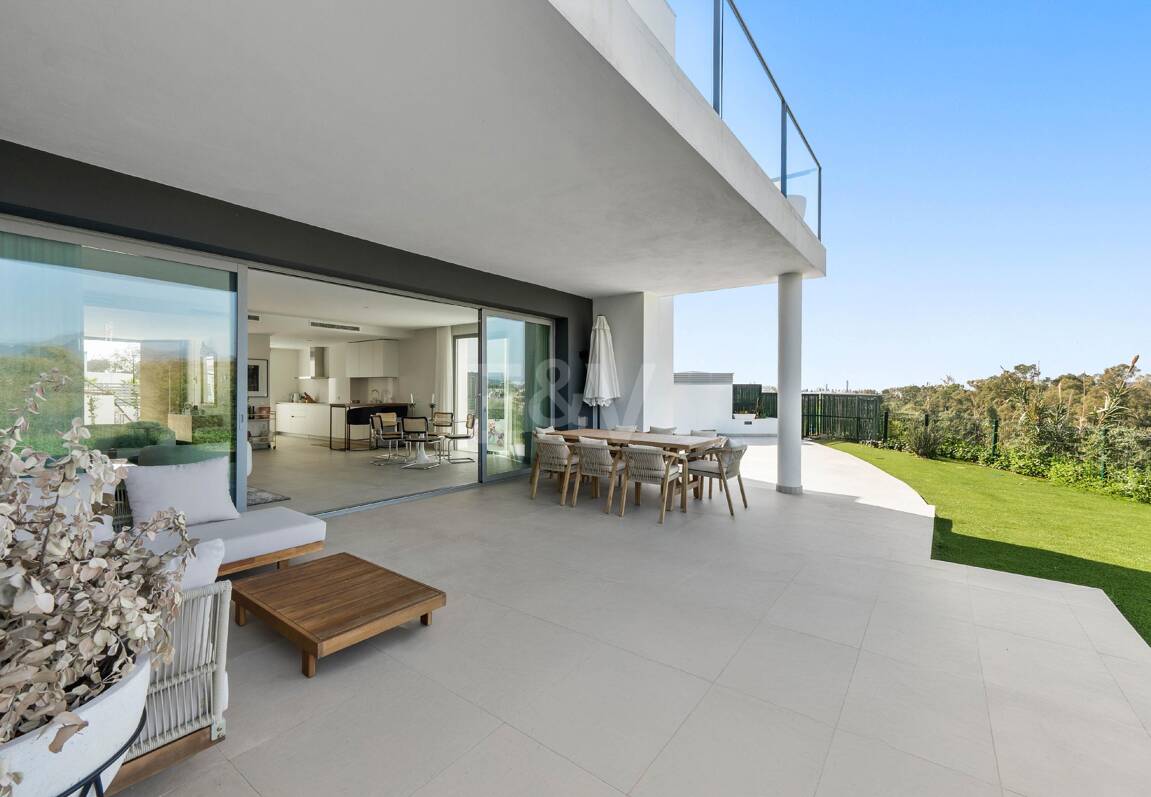 Chalet pareado con vistas a la montaña junto al golf