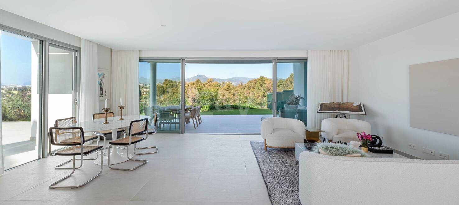 Semi-Detached Villa with Mountain Views by the Golf