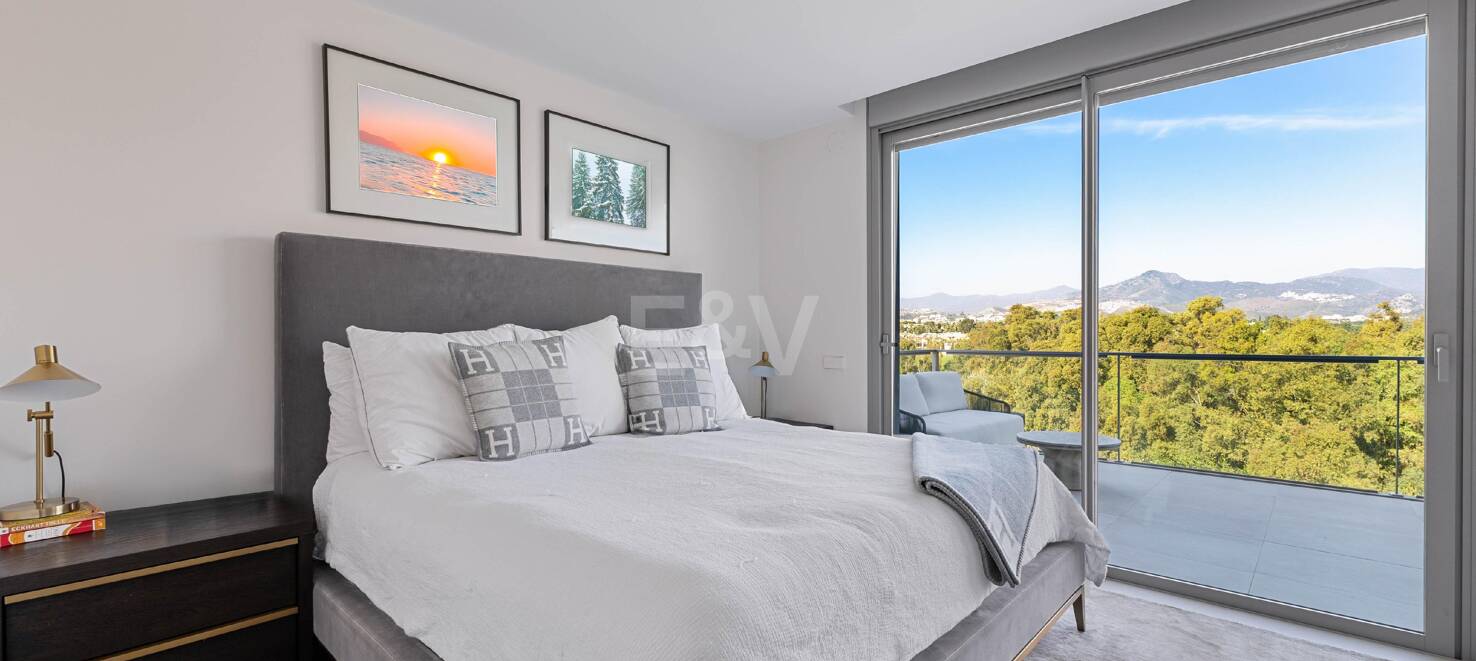 Semi-Detached Villa with Mountain Views by the Golf