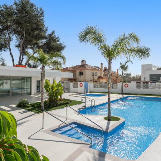 Semi-Detached Villa with Mountain Views by the Golf