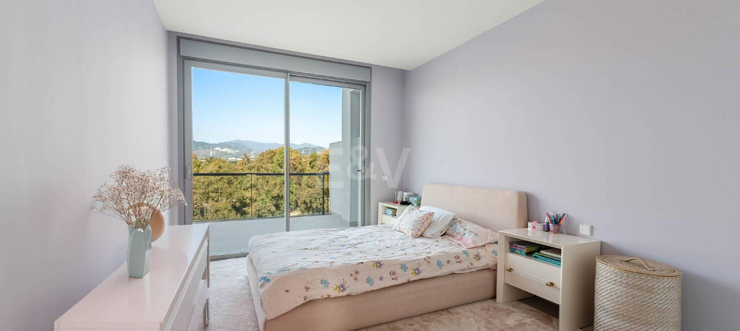 Semi-Detached Villa with Mountain Views by the Golf