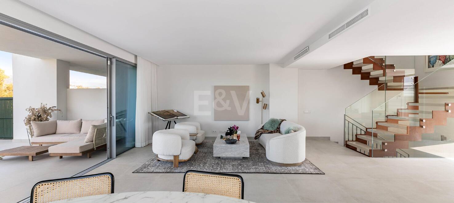 Semi-Detached Villa with Mountain Views by the Golf