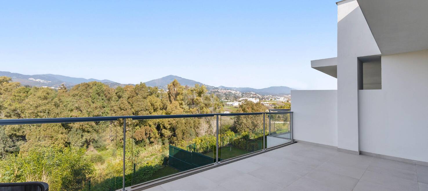 Semi-Detached Villa with Mountain Views by the Golf