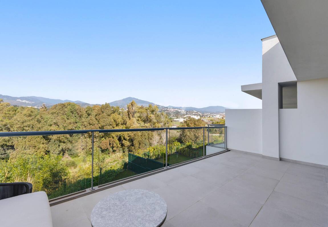 Chalet pareado con vistas a la montaña junto al golf