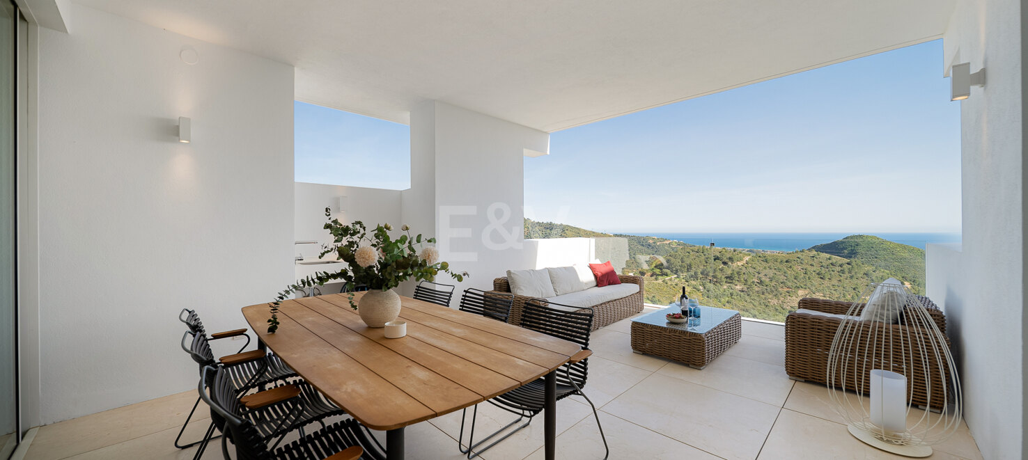 Elegant Contemporary Apartment with Sea Views in Palo Alto