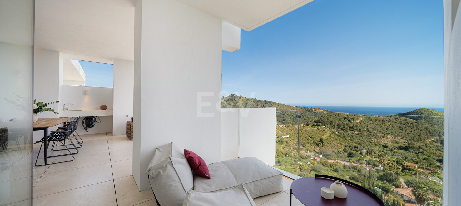 Elegant Contemporary Apartment with Sea Views in Palo Alto