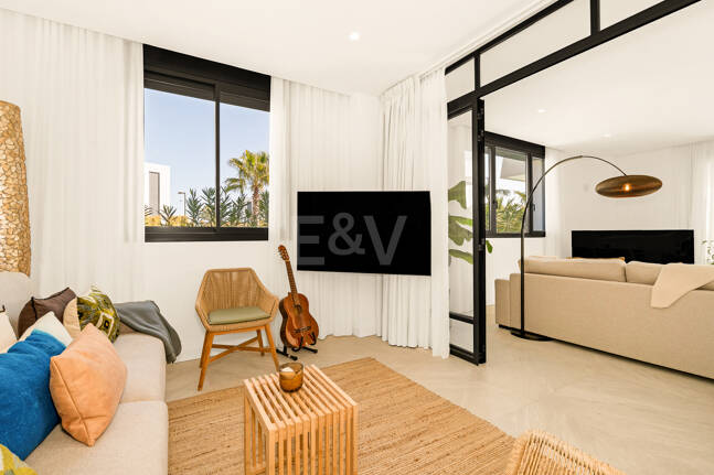 Elegancki apartament z ogrodem i prywatnym basenem w ekskluzywnym kompleksie wypoczynkowym