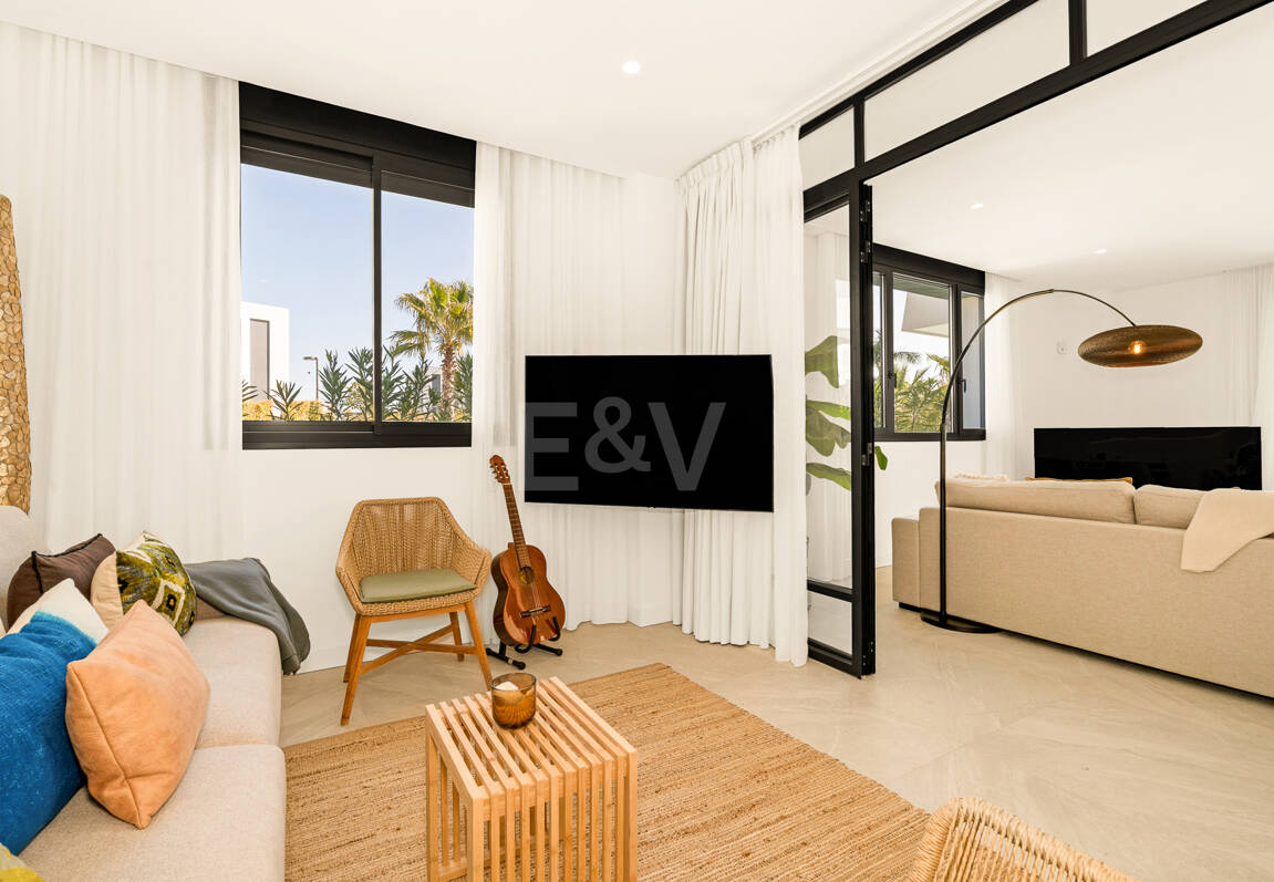 Elegancki apartament z ogrodem i prywatnym basenem w ekskluzywnym kompleksie wypoczynkowym